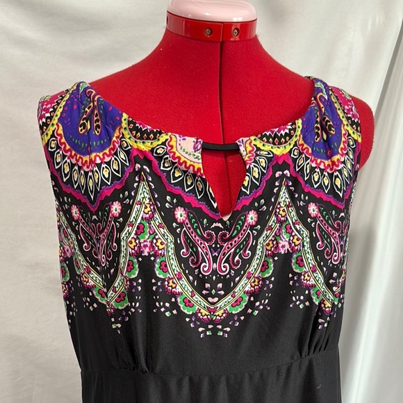 Jessica Black and Pink Paisley Midi Dress - Picture 2 of 10